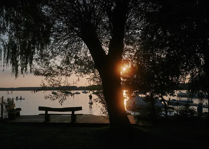 Mio - Am - Bei Uns Verbringt Ihr Eine Wundervolle Zeit Direkt Am Wasser Wörthsee